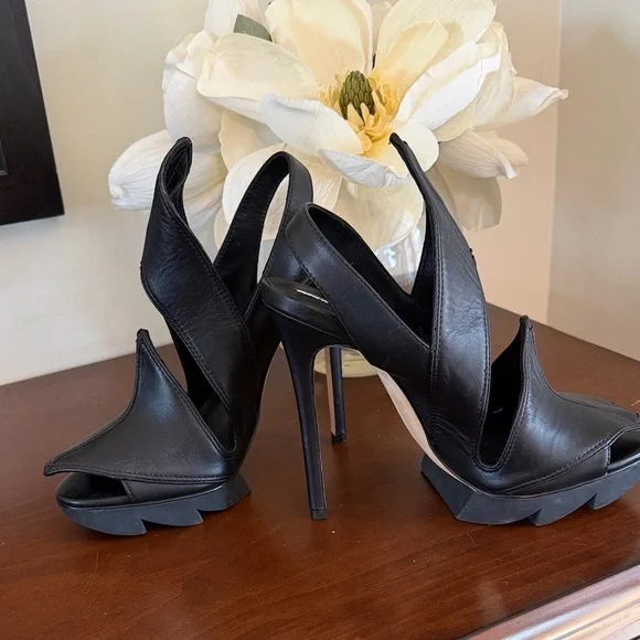 Camilla Skovgaard “Flame” Black Calfskin - Picture 3 of 8